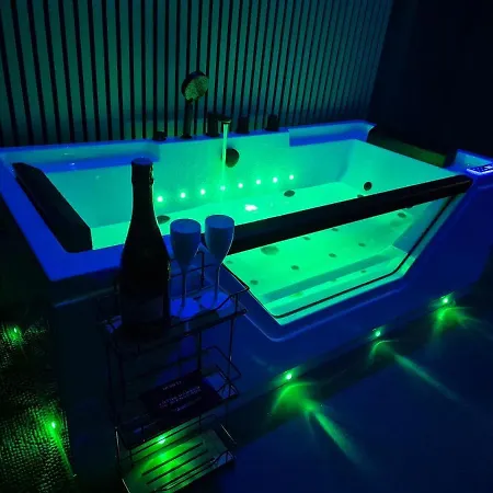 Balneo Bord De - 800m De La * 富拉