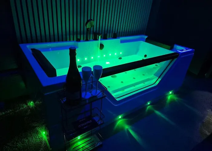 Balneo Bord De - 800m De La * 富拉