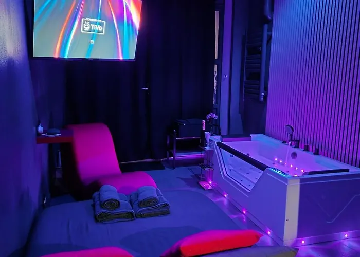 Balneo Bord De - 800m De La 度假居 富拉