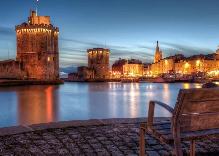 Balneo Bord De - 800m De La 富拉